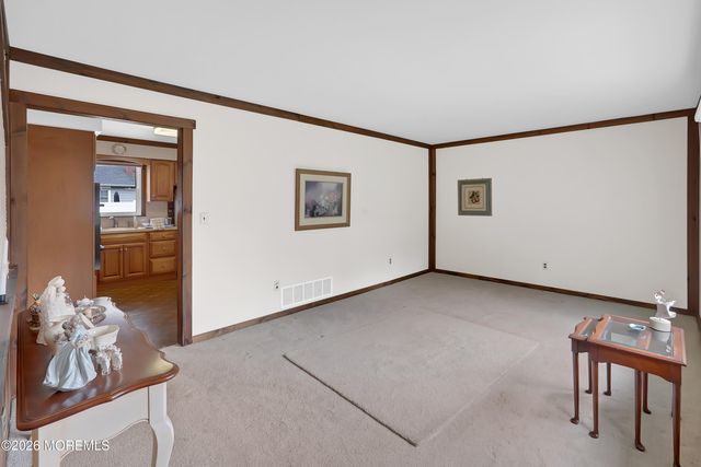 644 Berkeley Avenue, Beachwood, NJ 08722