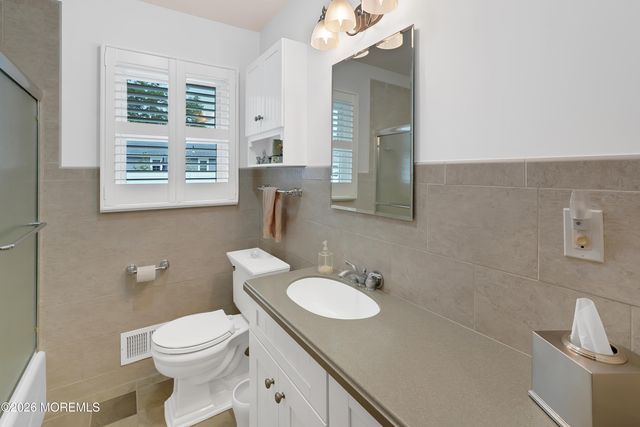 644 Berkeley Avenue, Beachwood, NJ 08722