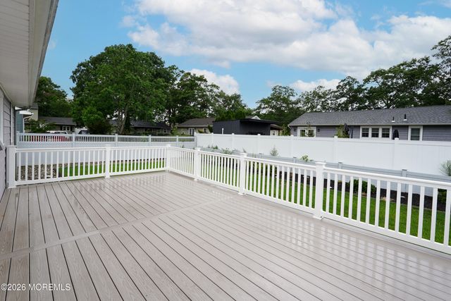 644 Berkeley Avenue, Beachwood, NJ 08722