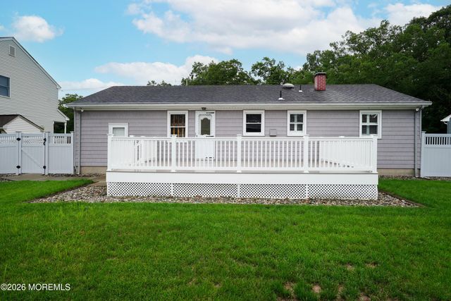 644 Berkeley Avenue, Beachwood, NJ 08722