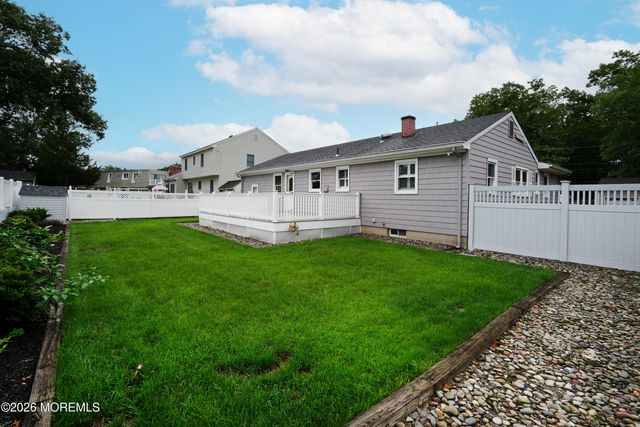 644 Berkeley Avenue, Beachwood, NJ 08722