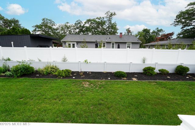 644 Berkeley Avenue, Beachwood, NJ 08722