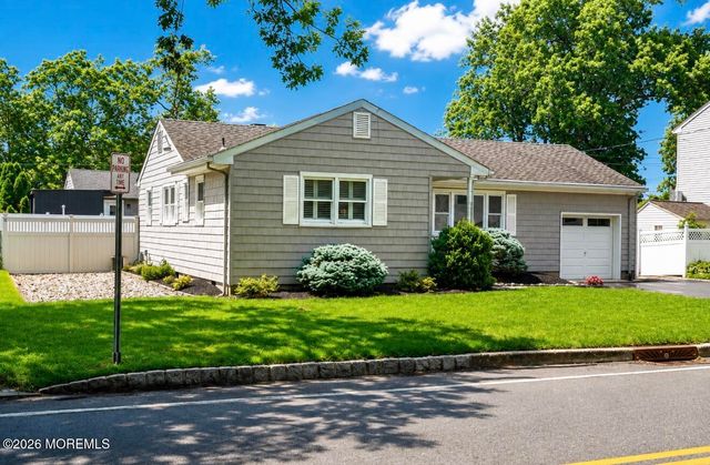 644 Berkeley Avenue, Beachwood, NJ 08722