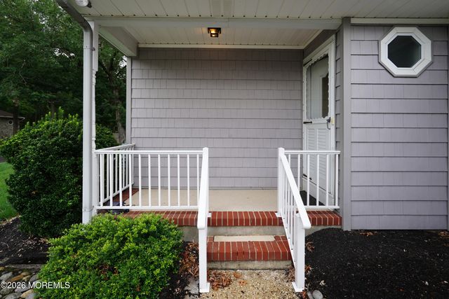 644 Berkeley Avenue, Beachwood, NJ 08722