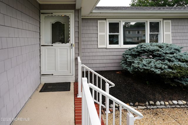644 Berkeley Avenue, Beachwood, NJ 08722
