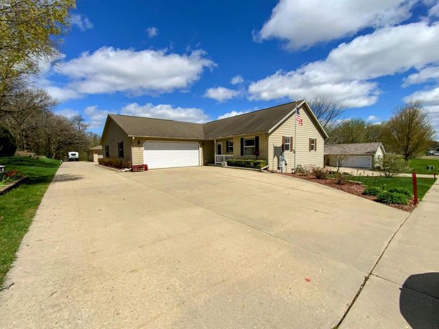 380 W Sunset Drive, Milton, WI 53563