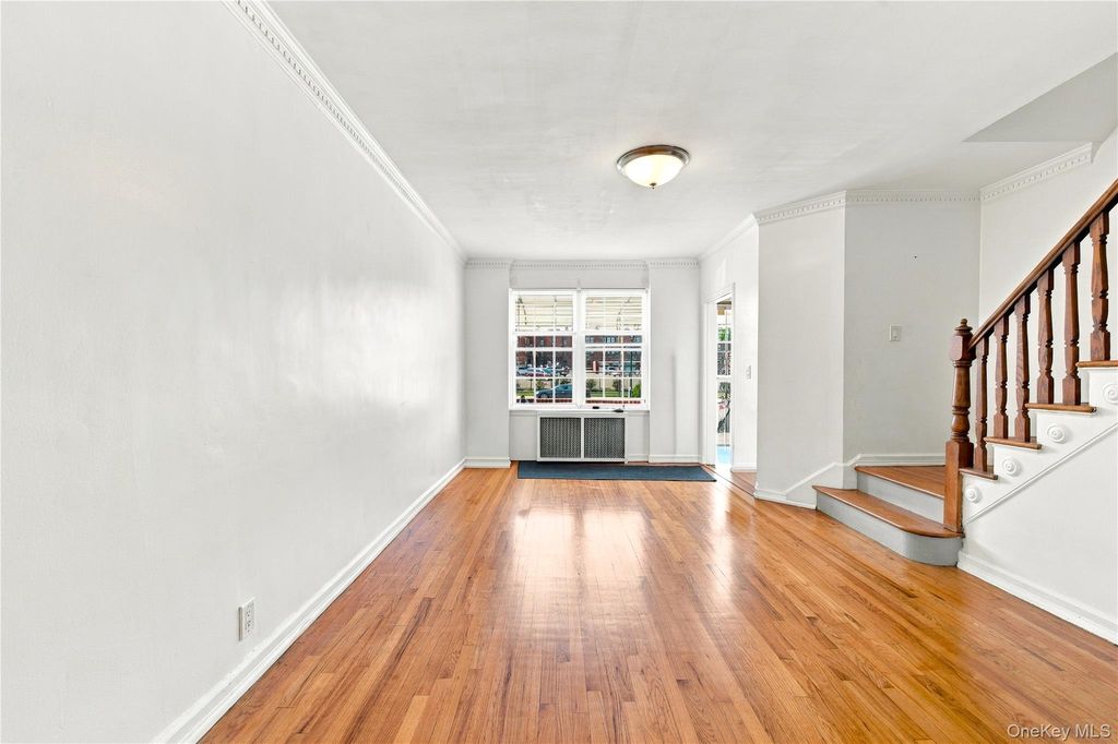 7351 Utopia Parkway, Fresh Meadows, NY 11366 — photo 4