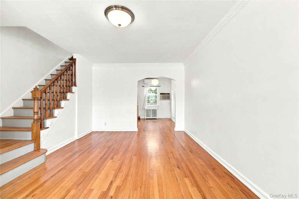 7351 Utopia Parkway, Fresh Meadows, NY 11366 — photo 5
