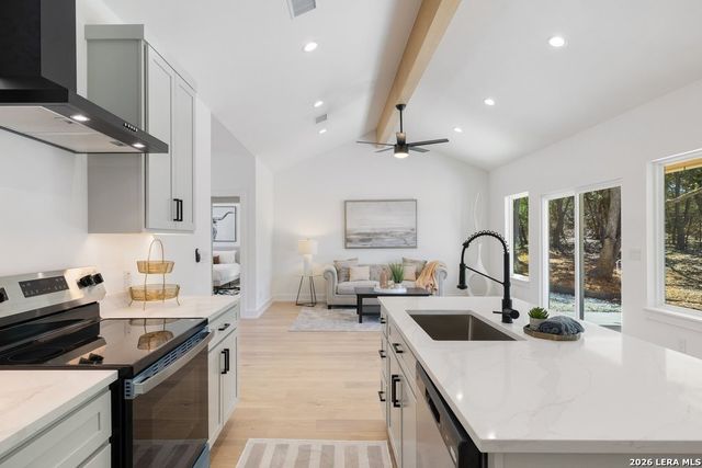 408 Rust Ranch Rd, Blanco, TX 78606