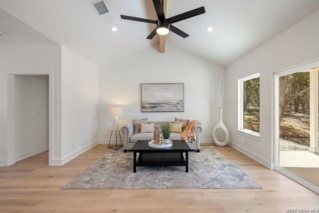 408 Rust Ranch Rd, Blanco, TX 78606