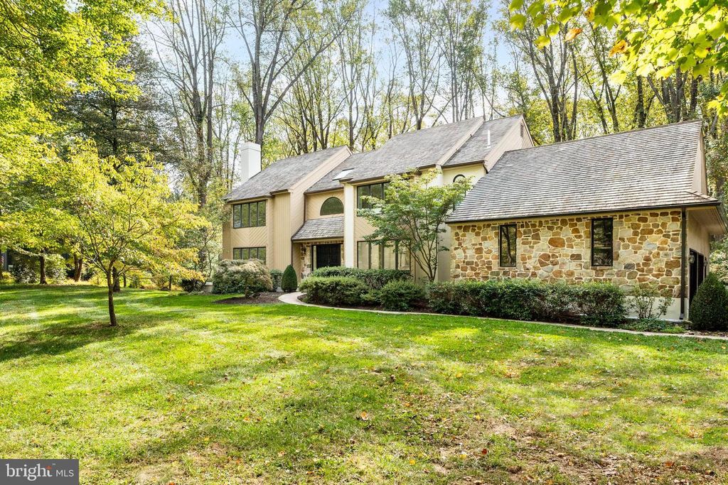 10 CARRIAGE PATH, Chadds Ford, PA 19317