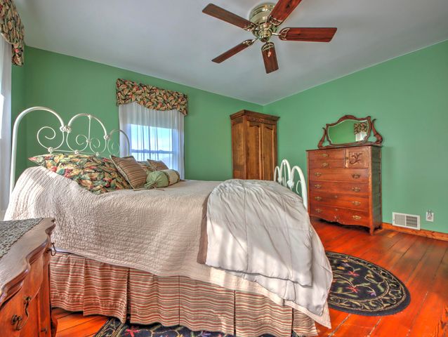 1532 E State Road 4, La Porte, IN 46350