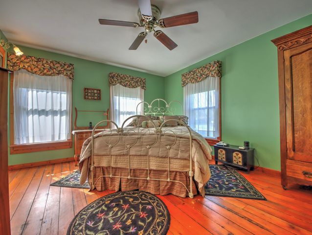 1532 E State Road 4, La Porte, IN 46350