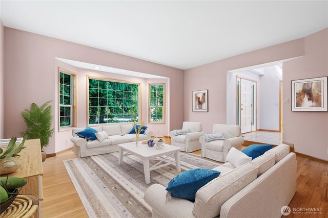 860 Hunt Road, Port Angeles, WA 98363