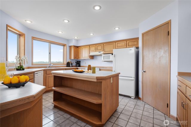 860 Hunt Road, Port Angeles, WA 98363