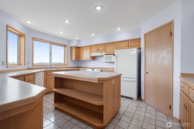 860 Hunt Road, Port Angeles, WA 98363