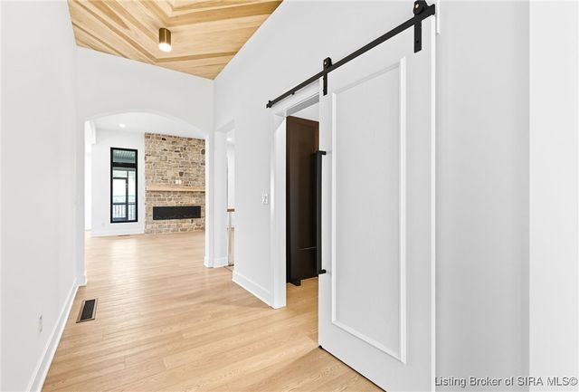 715 Lillian Way, Jeffersonville, IN 47130