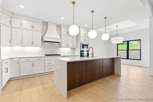 715 Lillian Way, Jeffersonville, IN 47130