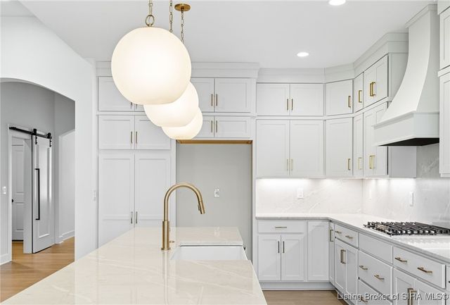 715 Lillian Way, Jeffersonville, IN 47130