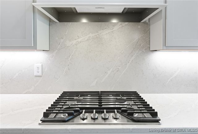 715 Lillian Way, Jeffersonville, IN 47130