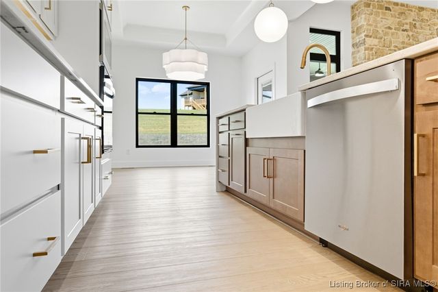 715 Lillian Way, Jeffersonville, IN 47130