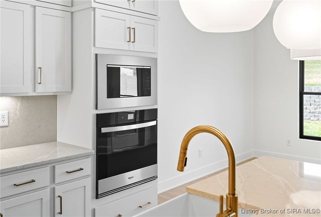 715 Lillian Way, Jeffersonville, IN 47130