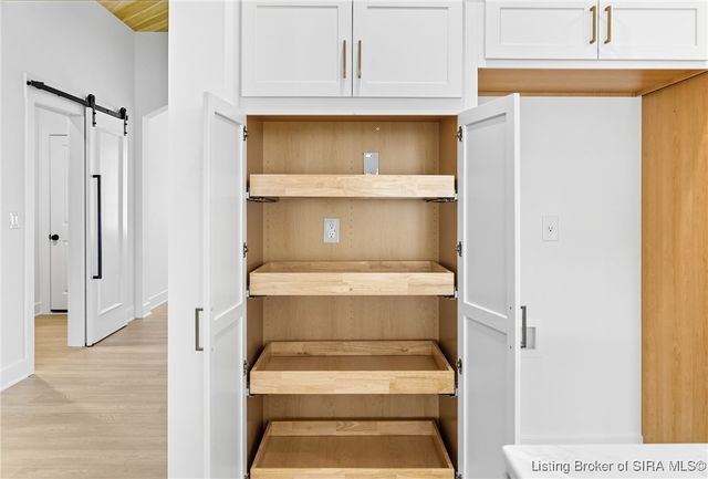 715 Lillian Way, Jeffersonville, IN 47130