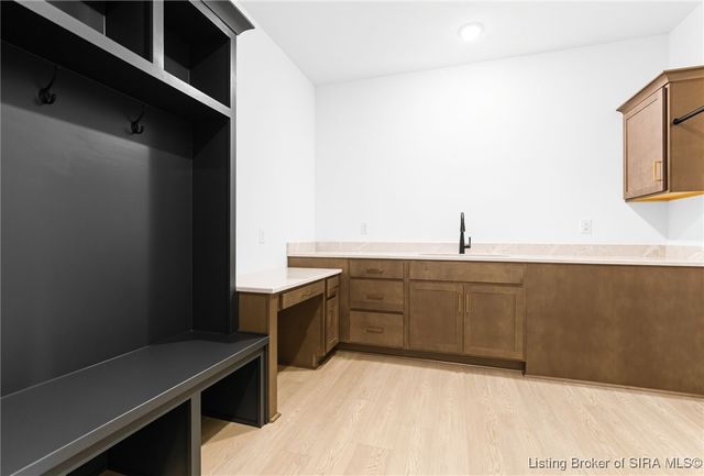 715 Lillian Way, Jeffersonville, IN 47130