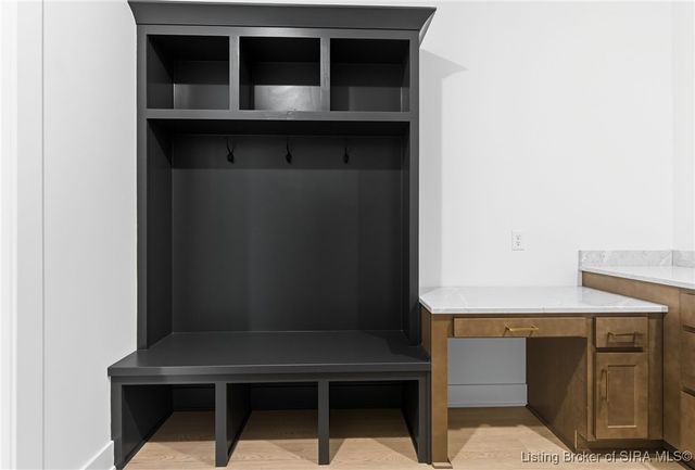 715 Lillian Way, Jeffersonville, IN 47130