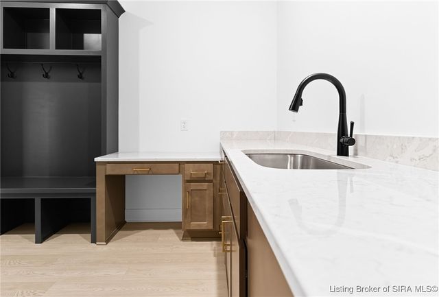 715 Lillian Way, Jeffersonville, IN 47130