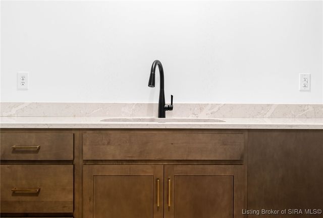 715 Lillian Way, Jeffersonville, IN 47130