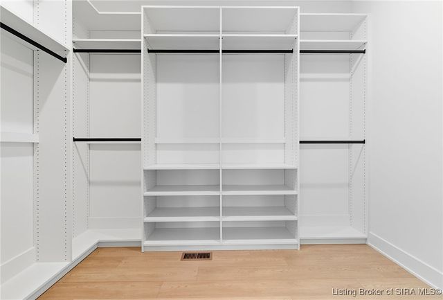 715 Lillian Way, Jeffersonville, IN 47130