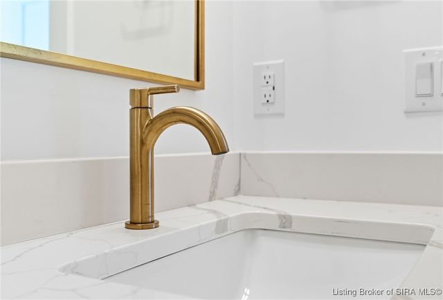 715 Lillian Way, Jeffersonville, IN 47130