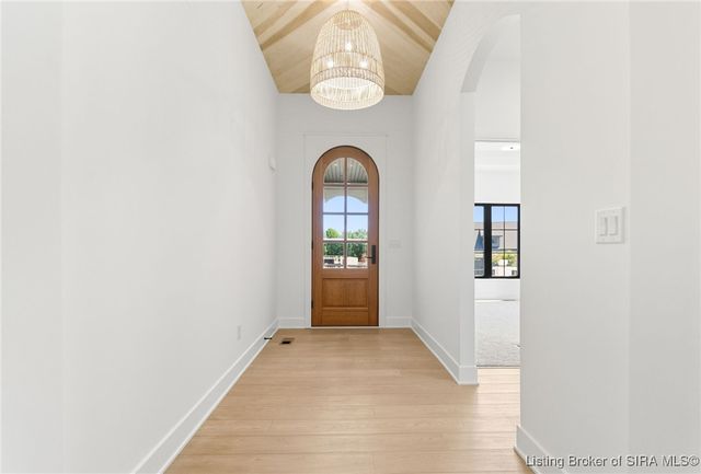 715 Lillian Way, Jeffersonville, IN 47130