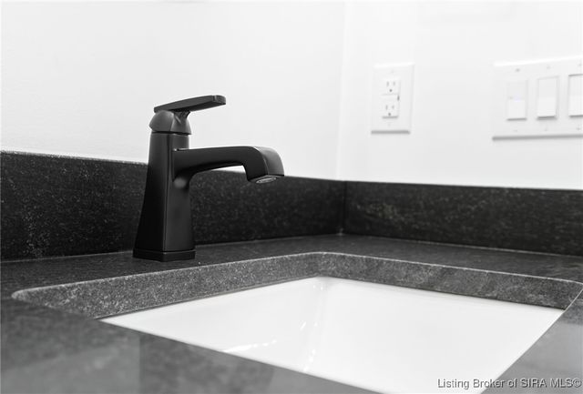 715 Lillian Way, Jeffersonville, IN 47130