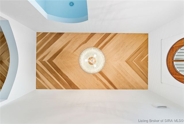 715 Lillian Way, Jeffersonville, IN 47130