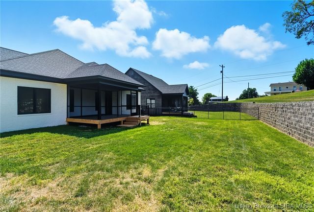 715 Lillian Way, Jeffersonville, IN 47130