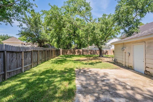 7803 Hurst Forest Drive, Humble, TX 77346