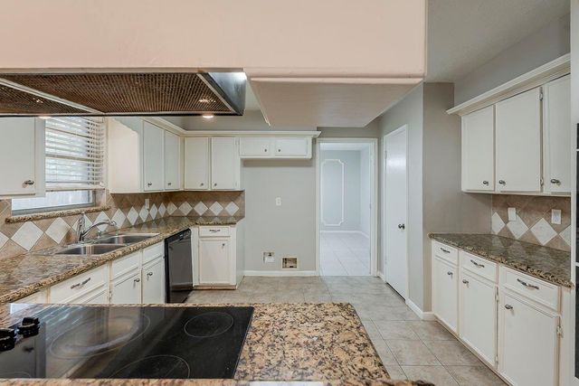 7803 Hurst Forest Drive, Humble, TX 77346