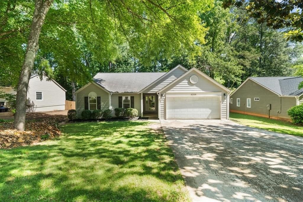 4209 Harris Ridge Court, Roswell, GA 30076