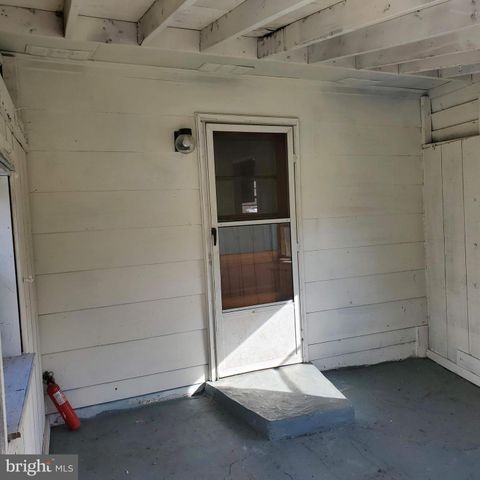 8614 LINTON HALL RD, Bristow, VA 20136