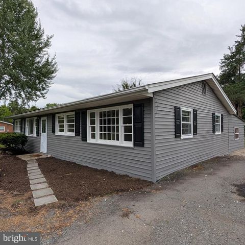 8614 LINTON HALL RD, Bristow, VA 20136