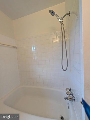 8614 LINTON HALL RD, Bristow, VA 20136