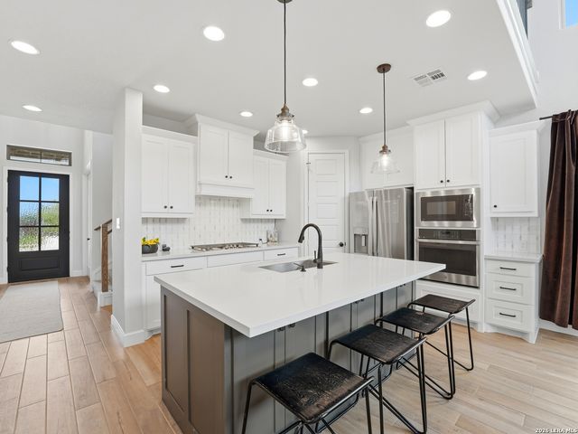 130 Trotting Horse, Boerne, TX 78006