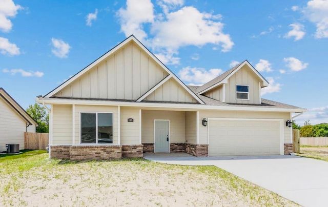 415 Sweetwater Rd, Maize, KS 67101