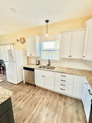 415 Sweetwater Rd, Maize, KS 67101