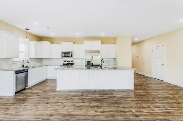 415 Sweetwater Rd, Maize, KS 67101