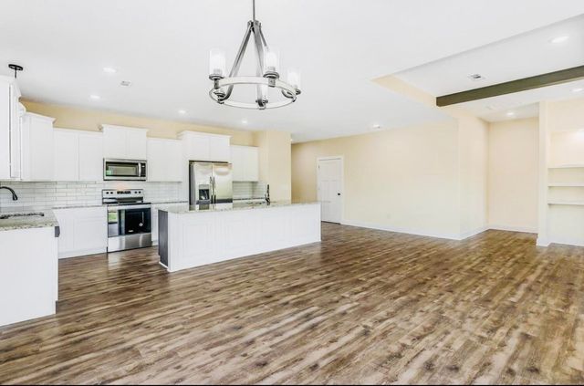 415 Sweetwater Rd, Maize, KS 67101