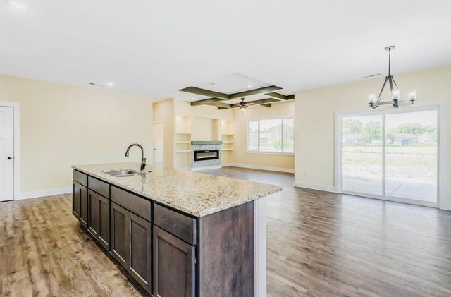 415 Sweetwater Rd, Maize, KS 67101