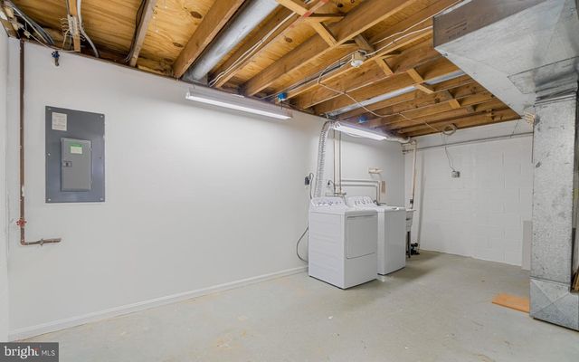 21 HOLLAND HILL CT, Catonsville, MD 21228